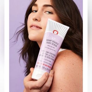 KP Bump Eraser Body Scrub
FIRST AID BEAUTY